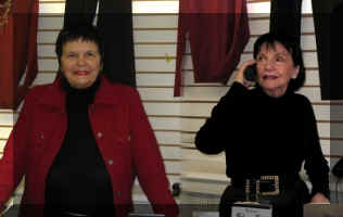 prdu_Lise_Giroux_and_DianeBerthiaume.jpg (119208 bytes)